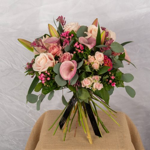 Evita, Luxury flowers